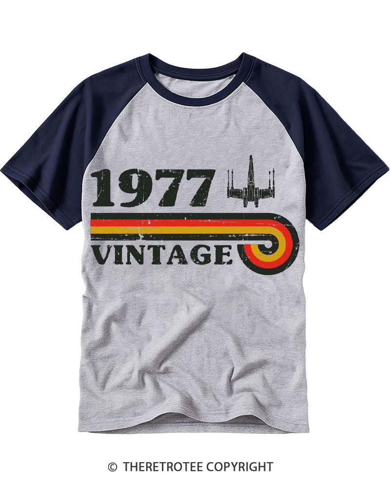 TheRetroTee 1977 Vintage Wing Raglan Baseball T-Shirt