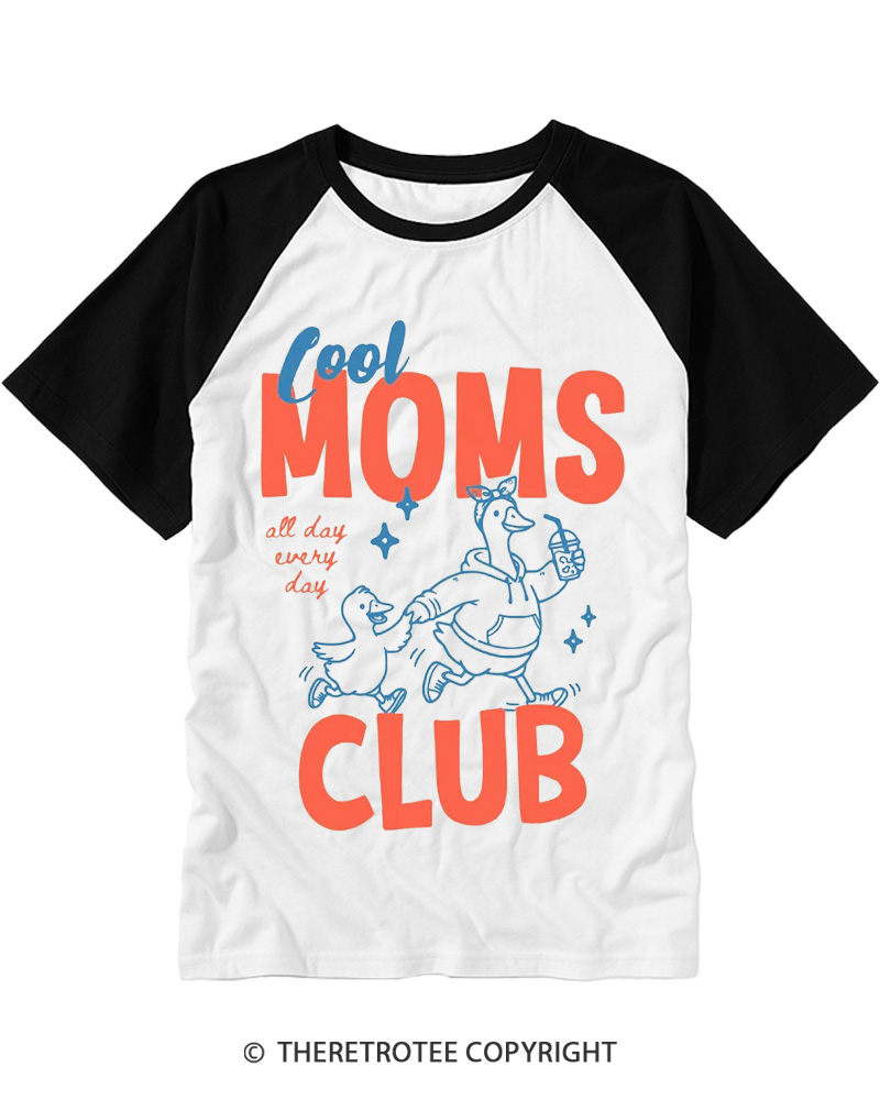 TheRetroTee Cool Moms Social Club 1970s Raglan Baseball T-Shirt