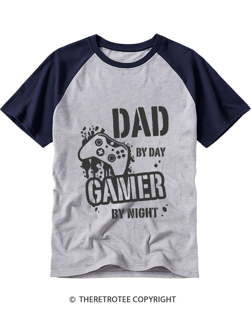 TheRetroTee Gamer by Night 2000s Raglan Baseball T-Shirt