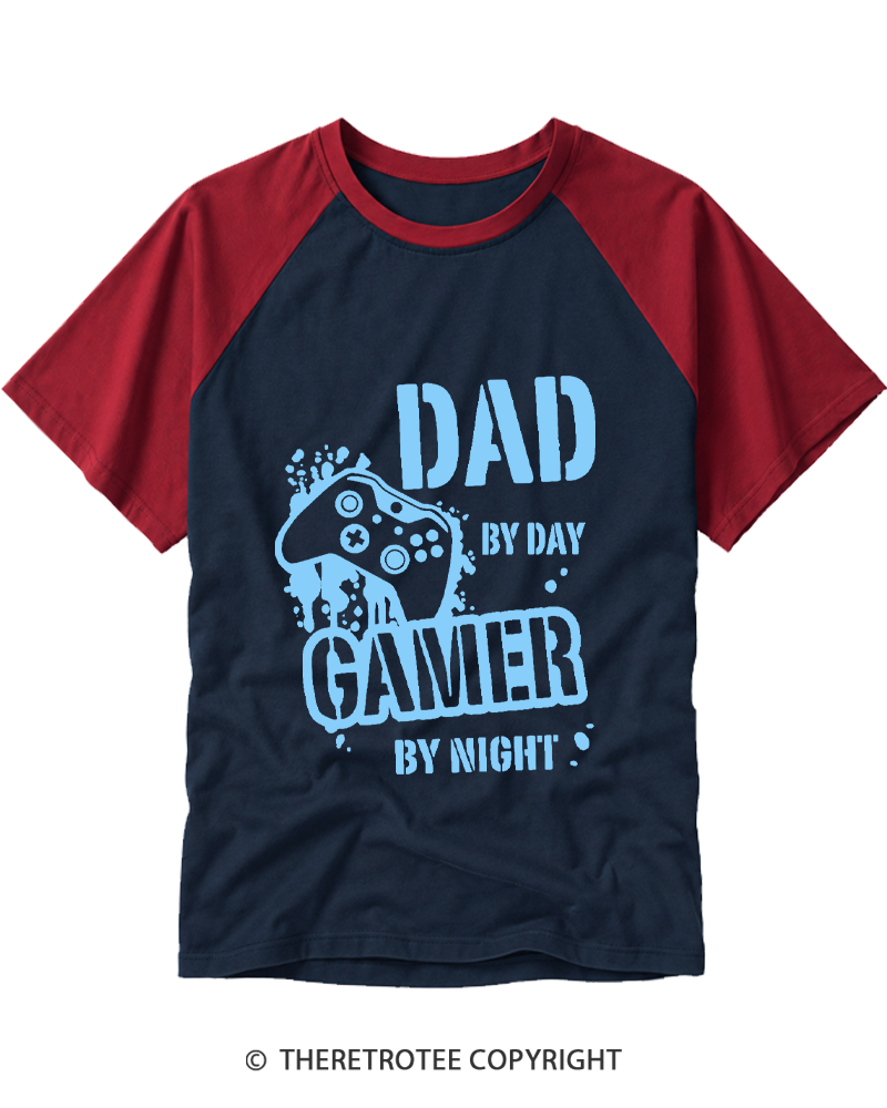 TheRetroTee Gamer by Night 2000s Raglan Baseball T-Shirt
