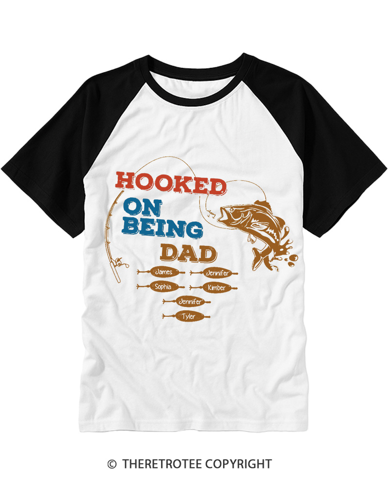 TheRetroTee Hooked On Being Dad 1980s Raglan Baseball T-Shirt