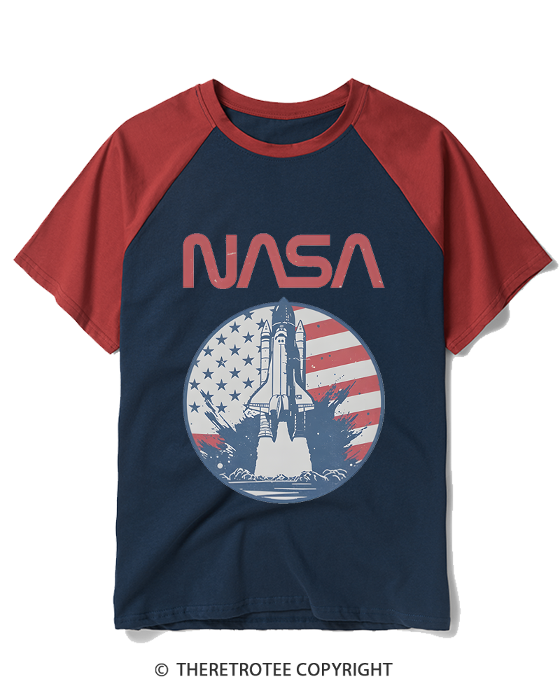 TheRetroTee Retro Flag 1990s Raglan Baseball T-Shirt