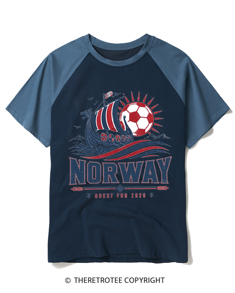 TheRetroTee Retro Norway Soccer Raglan Baseball T-Shirt