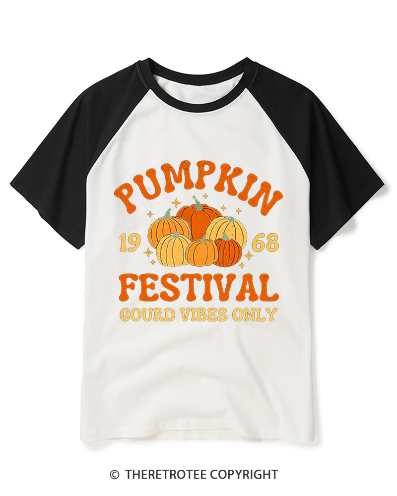 TheRetroTee Retro Pumpkin 1960s Raglan Baseball T-Shirt