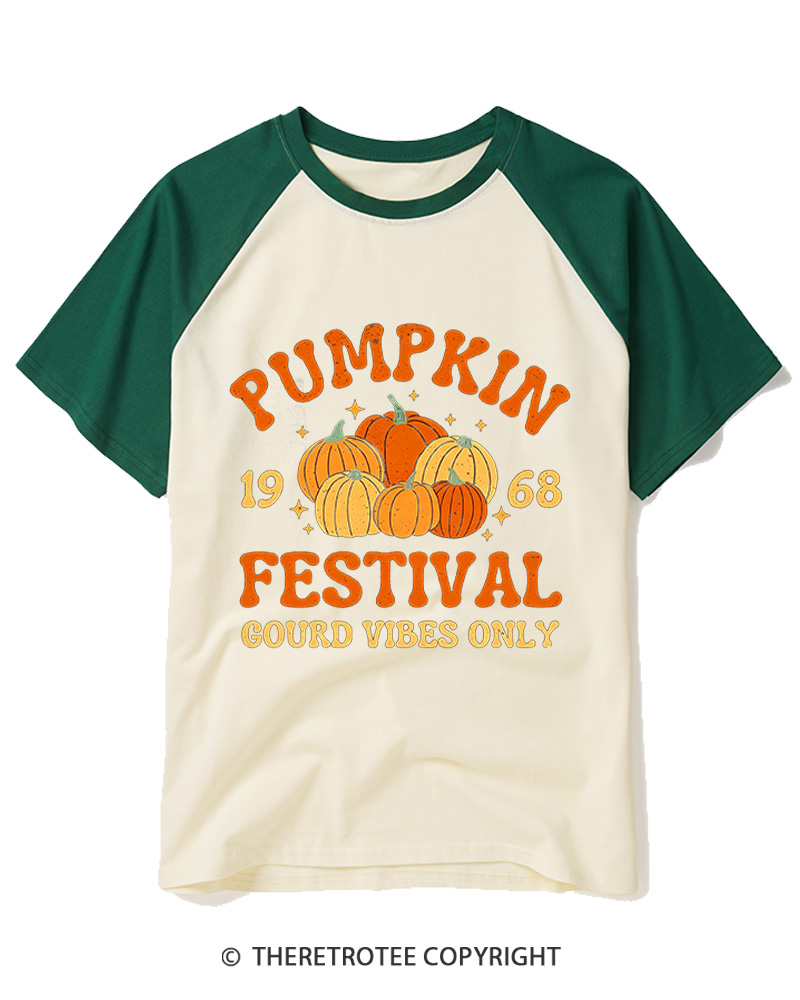 TheRetroTee Retro Pumpkin 1960s Raglan Baseball T-Shirt