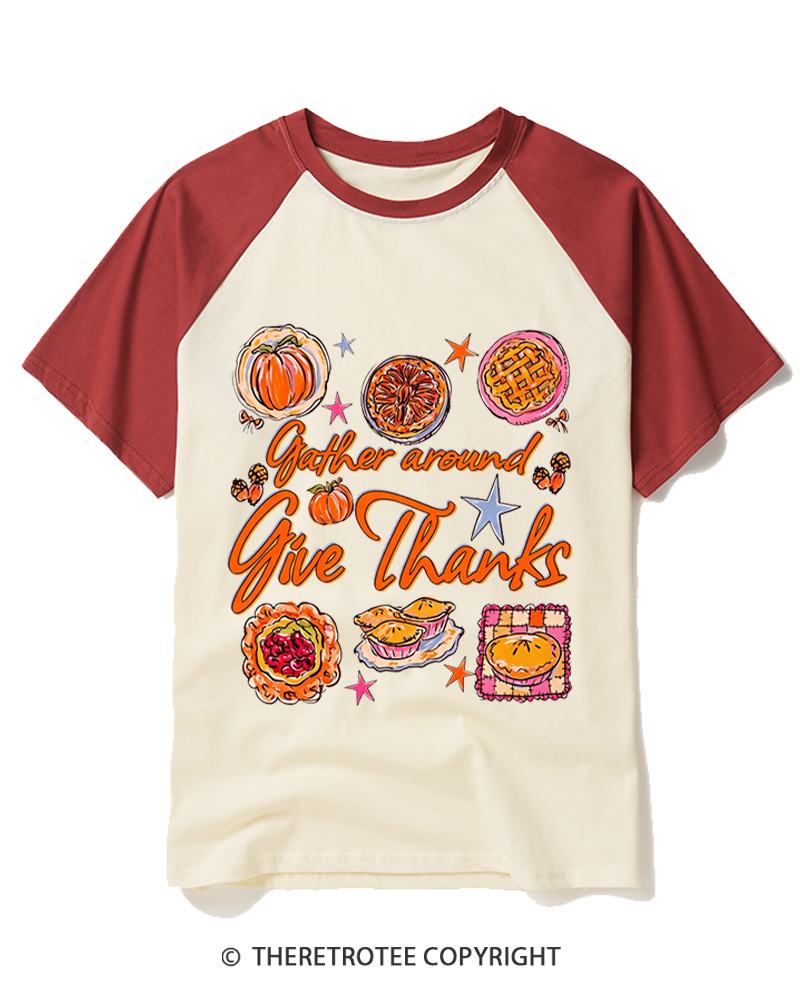 TheRetroTee Gather Around Give Thanks 1970s Raglan Baseball T-Shirt
