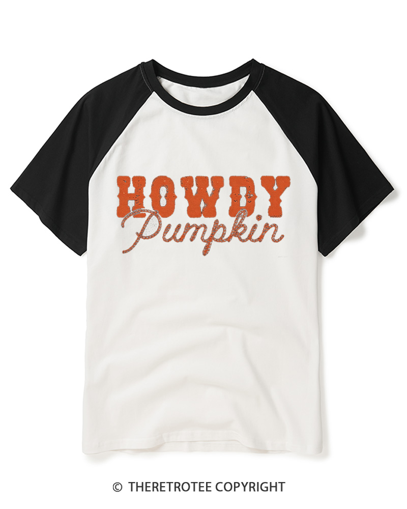 TheRetroTee Howdy Pumpkin 1970s Raglan Baseball T-Shirt