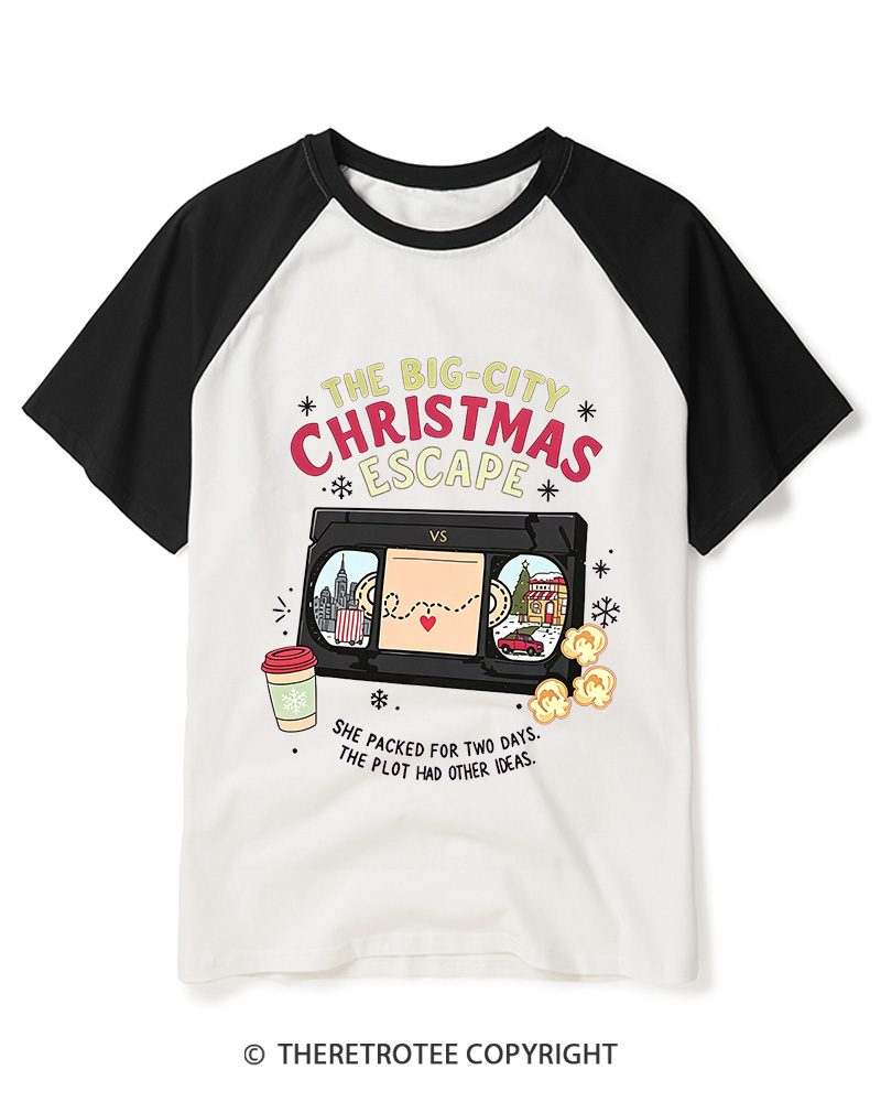 TheRetroTee The Big-City Christmas Escape 1990s Raglan Baseball T-Shirt