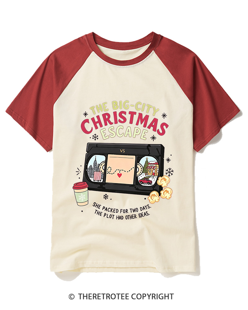 TheRetroTee The Big-City Christmas Escape 1990s Raglan Baseball T-Shirt