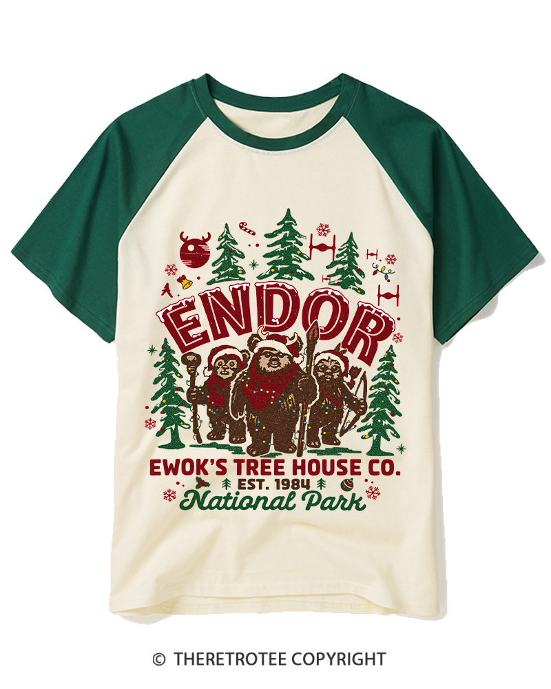 TheRetroTee Vintage Forest Christmas 1970s Raglan Baseball T-Shirt