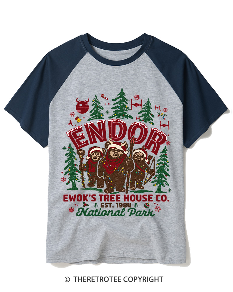TheRetroTee Vintage Forest Christmas 1970s Raglan Baseball T-Shirt