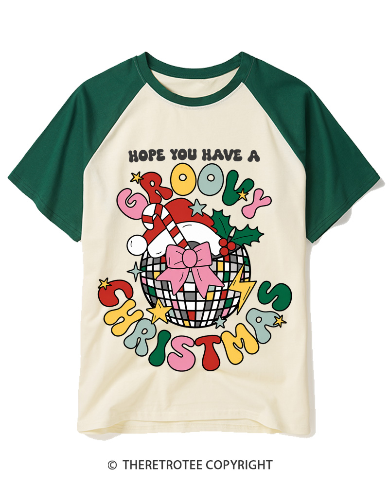 TheRetroTee Hope You Have A Groovy Christmas 1970s Raglan Baseball T-Shirt