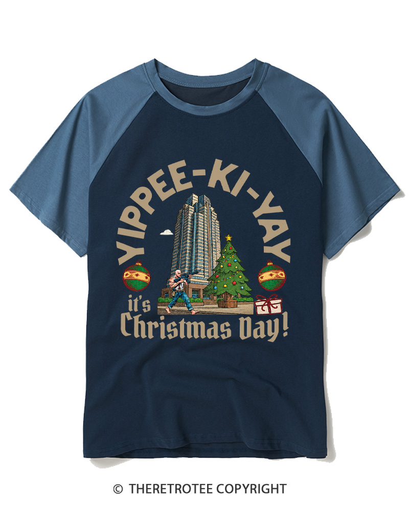 TheRetroTee It's Christmas Day 1980s Raglan Baseball T-Shirt