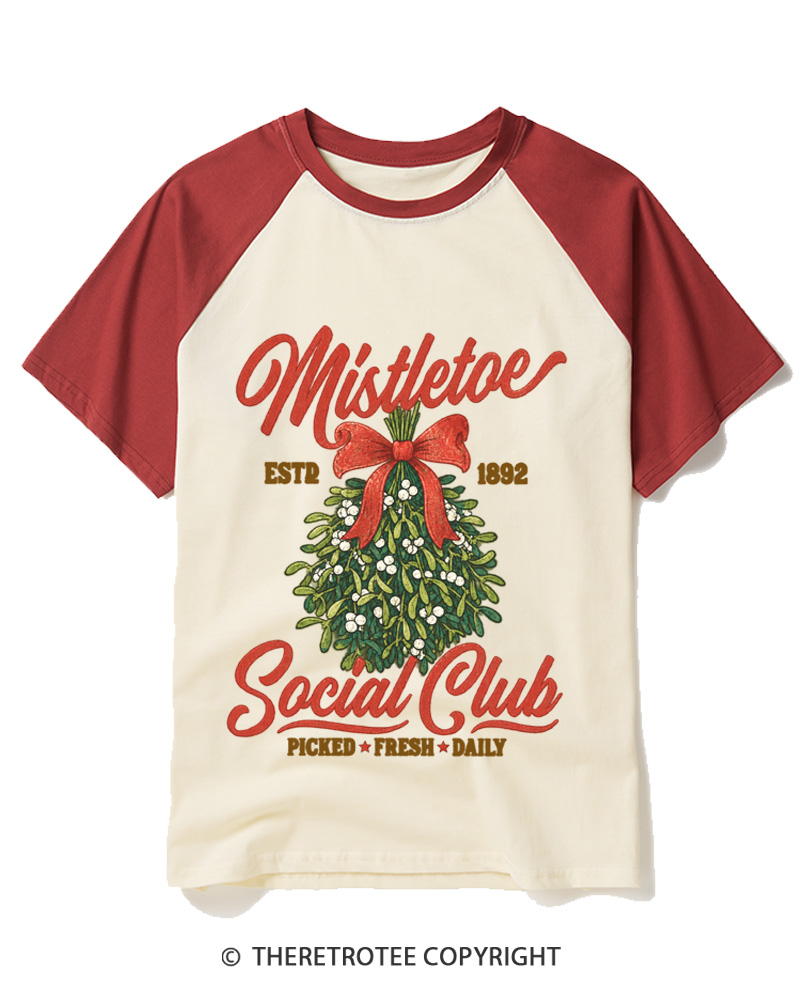 TheRetroTee Under the Mistletoe 1950s Raglan Baseball T-Shirt