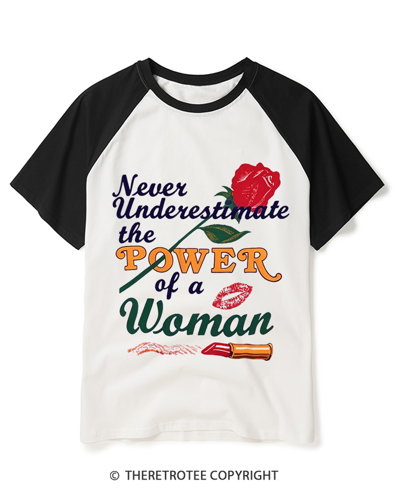 TheRetroTee Never Underestimate The Power Of A Woman 1970s Raglan Baseball T-Shirt