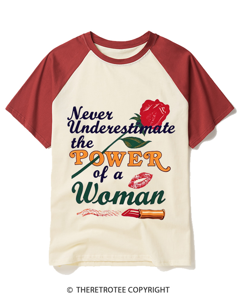 TheRetroTee Never Underestimate The Power Of A Woman 1970s Raglan Baseball T-Shirt