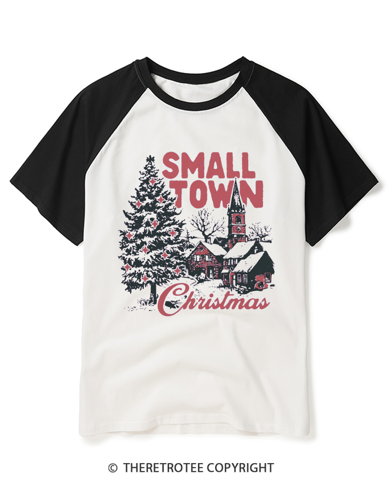 TheRetroTee Small Town Christmas 1950s Raglan Baseball T-Shirt