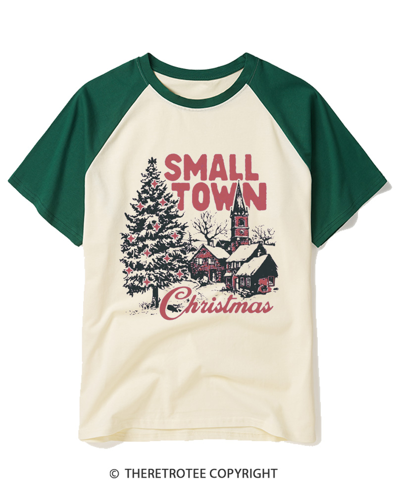 TheRetroTee Small Town Christmas 1950s Raglan Baseball T-Shirt