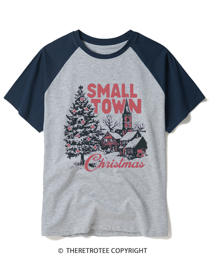 TheRetroTee Small Town Christmas 1950s Raglan Baseball T-Shirt