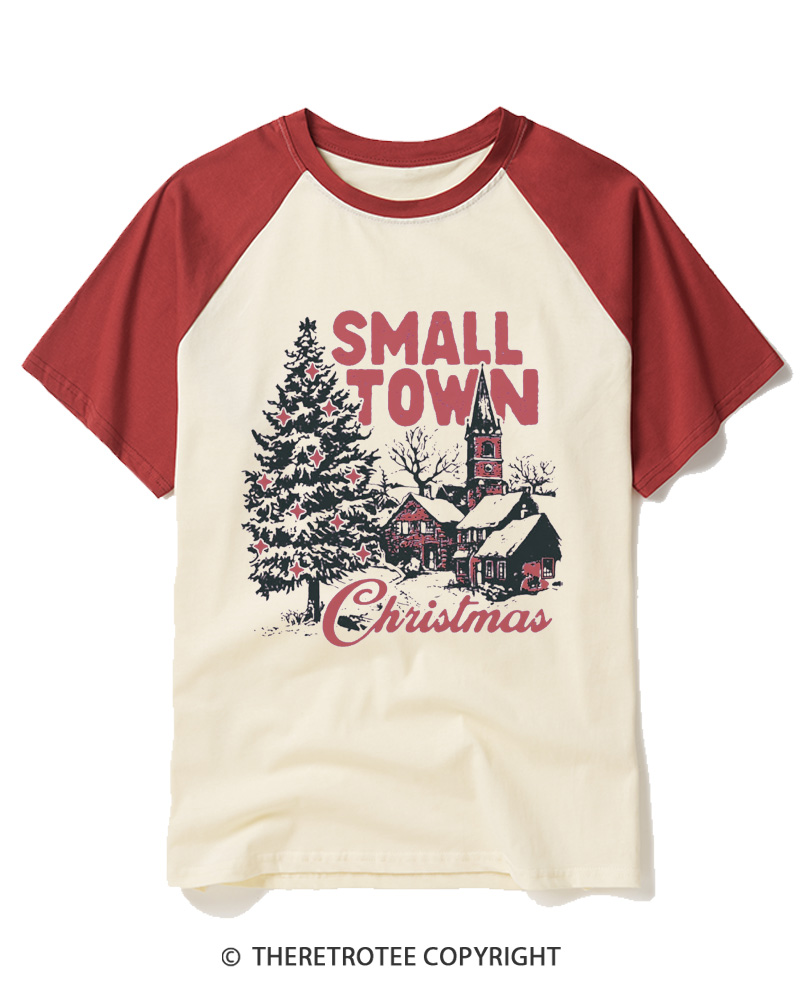 TheRetroTee Small Town Christmas 1950s Raglan Baseball T-Shirt