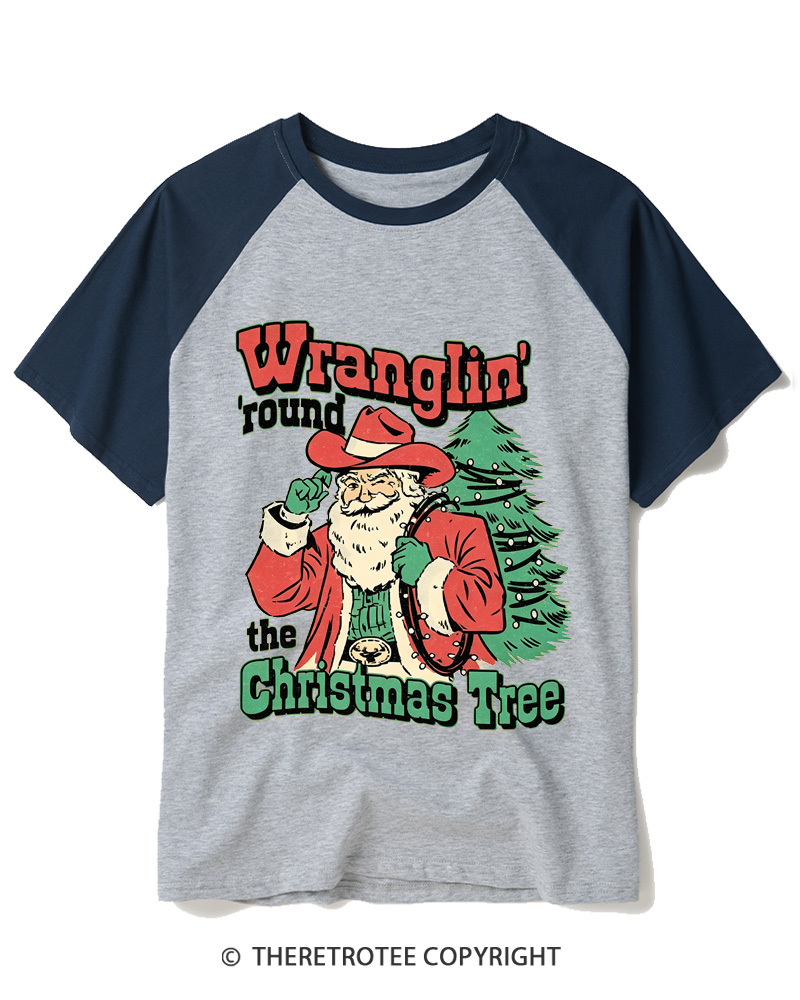 TheRetroTee Wranglin’ Round The Christmas Tree 1970s Raglan Baseball T-Shirt