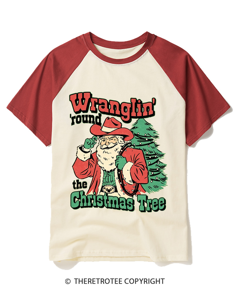 TheRetroTee Wranglin’ Round The Christmas Tree 1970s Raglan Baseball T-Shirt