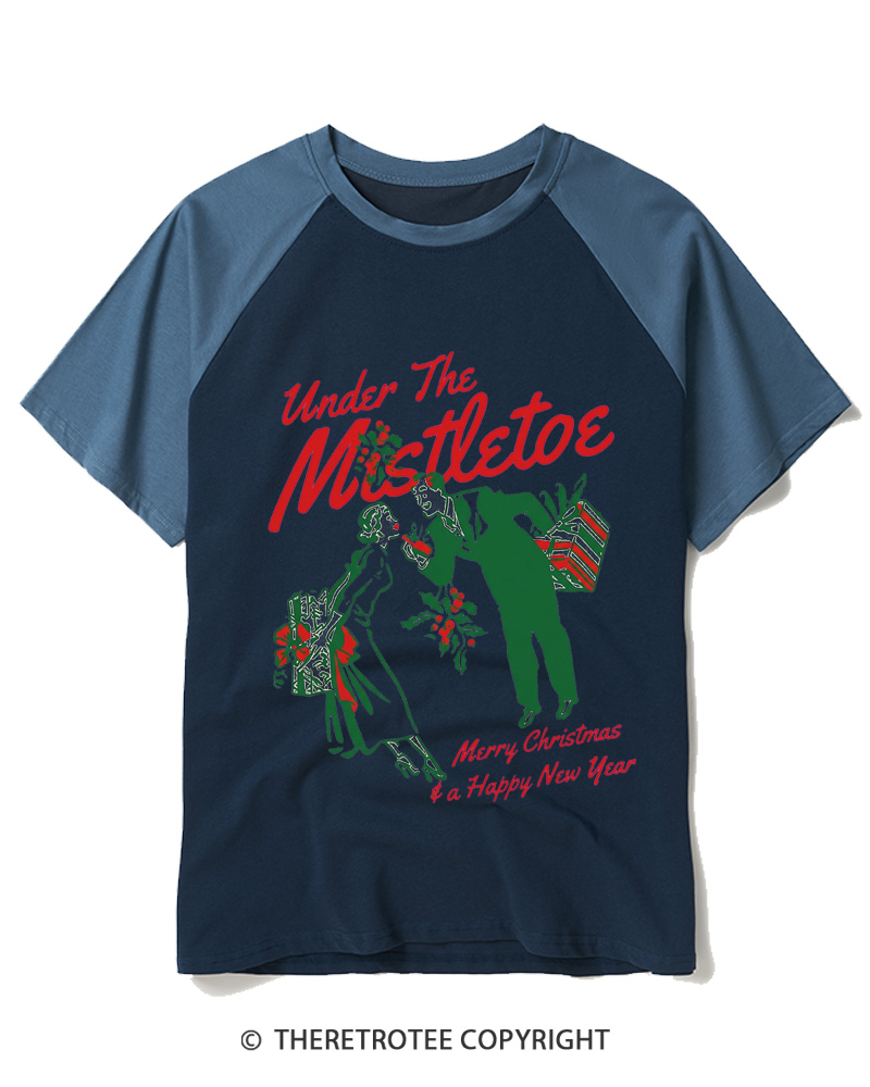 TheRetroTee Under The Mistletoe Merry Christmas & A Happy New Year 1950s Raglan Baseball T-Shirt