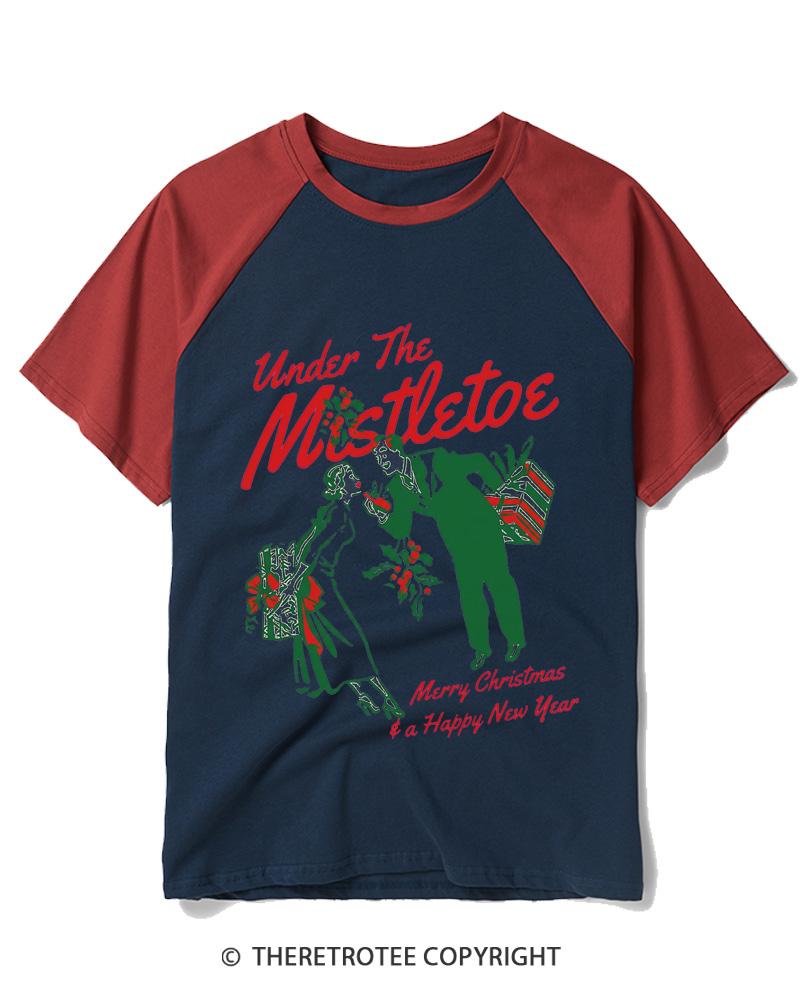 TheRetroTee Under The Mistletoe Merry Christmas & A Happy New Year 1950s Raglan Baseball T-Shirt