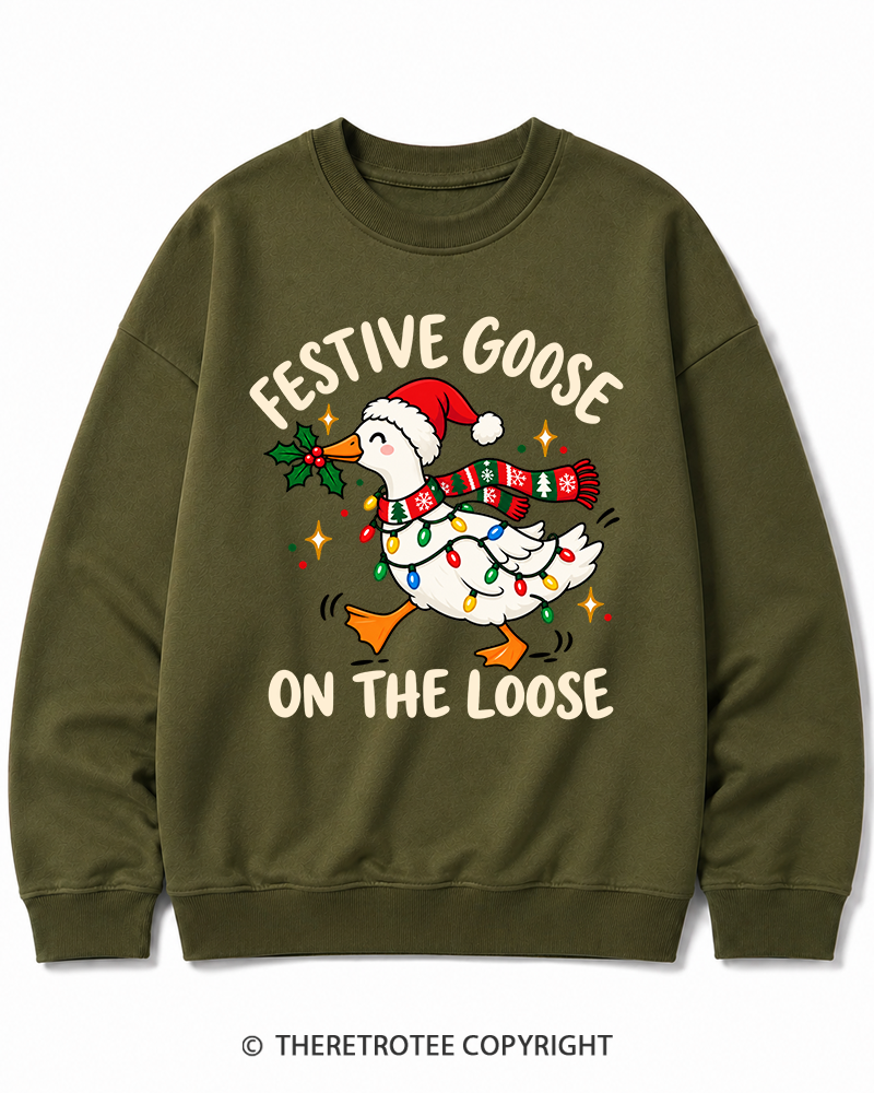 TheRetroTee Festive Goose On The Loose Vintage Christmas Cotton Sweatshirt