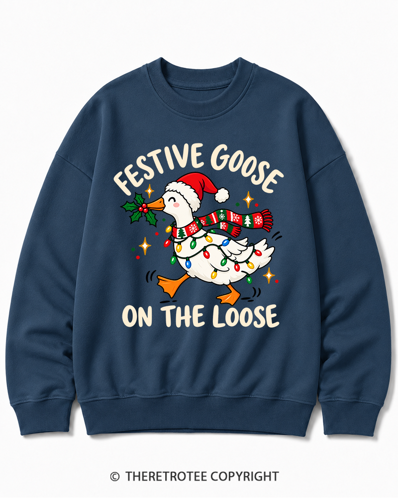 TheRetroTee Festive Goose On The Loose Vintage Christmas Cotton Sweatshirt