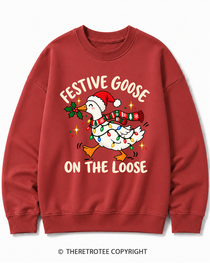 TheRetroTee Festive Goose On The Loose Vintage Christmas Cotton Sweatshirt