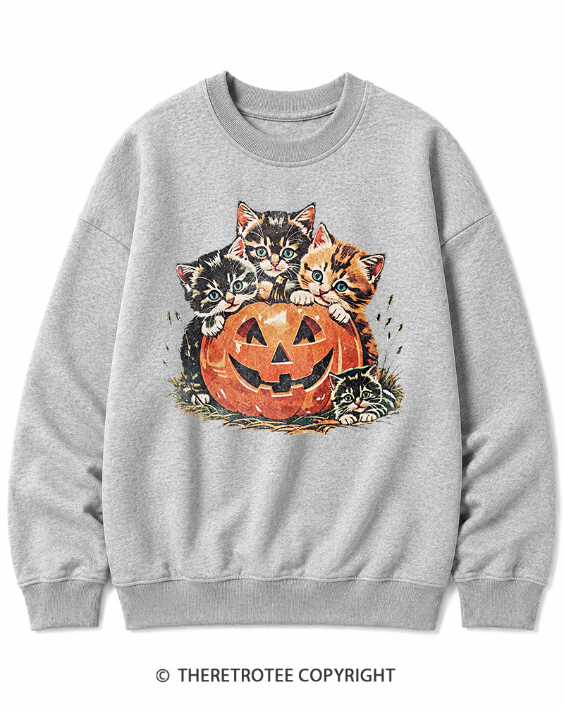 TheRetroTee Vintage Cat Halloween 1990s Halloween Cotton Sweatshirt