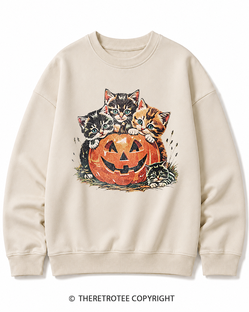 TheRetroTee Vintage Cat Halloween 1990s Halloween Cotton Sweatshirt