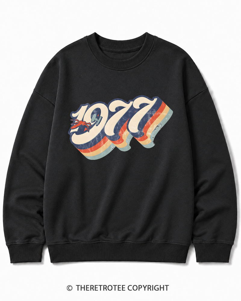 TheRetroTee 1977 Retro Dog Fight Cotton Sweatshirt