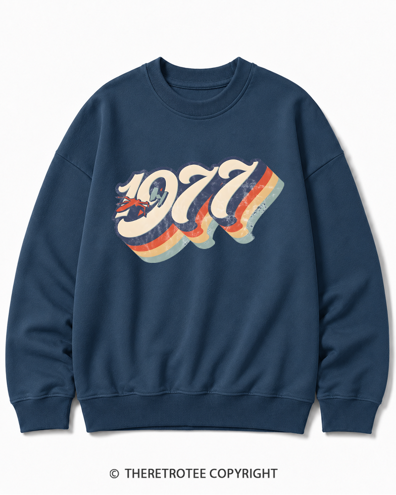 TheRetroTee 1977 Retro Dog Fight Cotton Sweatshirt