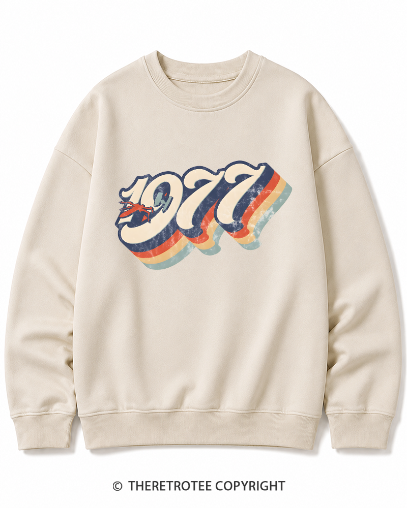 TheRetroTee 1977 Retro Dog Fight Cotton Sweatshirt