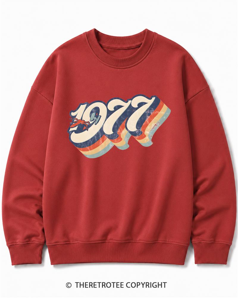 TheRetroTee 1977 Retro Dog Fight Cotton Sweatshirt