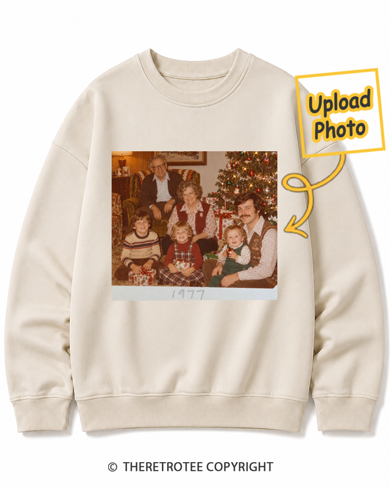 TheRetroTee Personalized Christmas Vacation 1977 Sweatshirt
