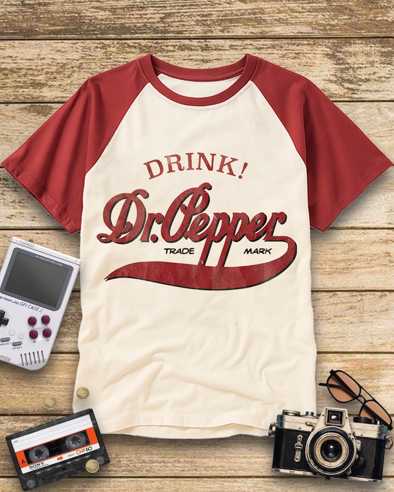 TheRetroTee Drink Dr. Pepper 1970s Raglan Baseball T-Shirt