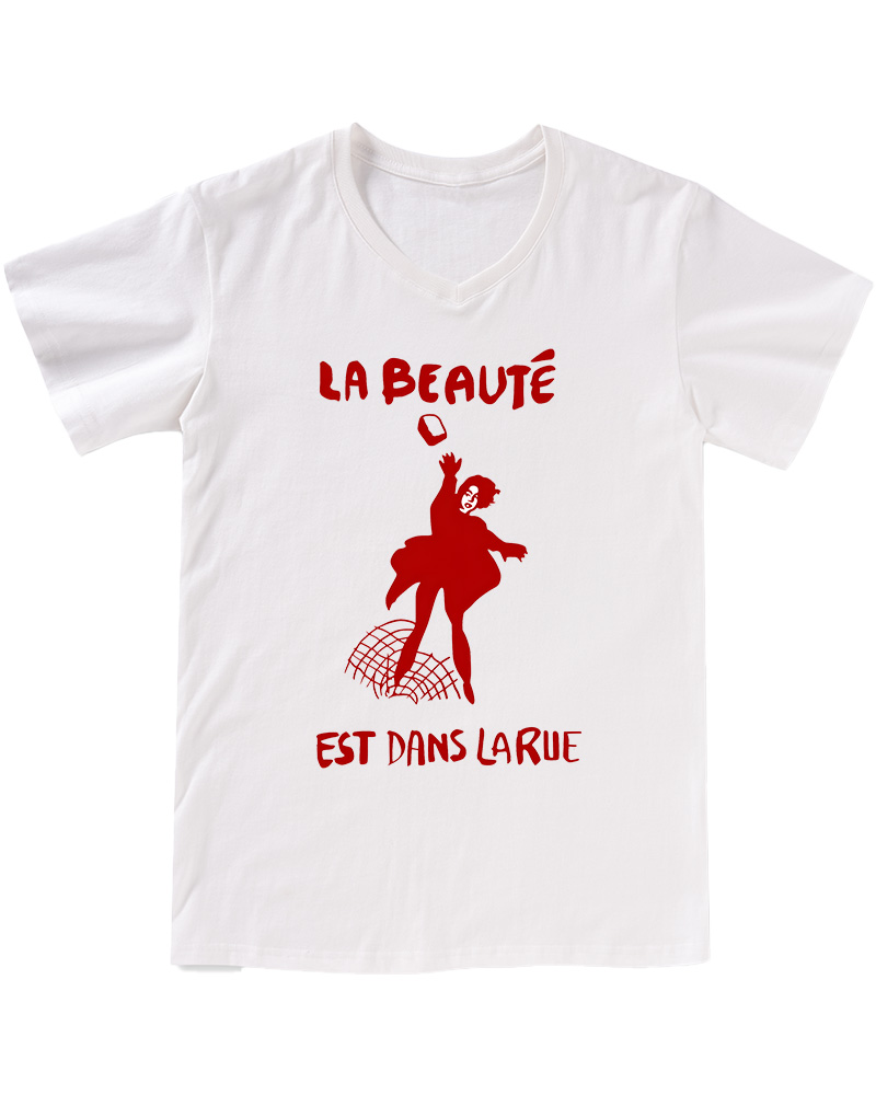TheRetroTee La Beauté Est Dans La Rue 1960s V-neck T-Shirt