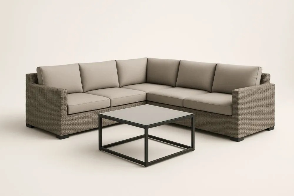 Set Divano Angolare in Rattan con Tavolino in Metallo e Vetro Temperato