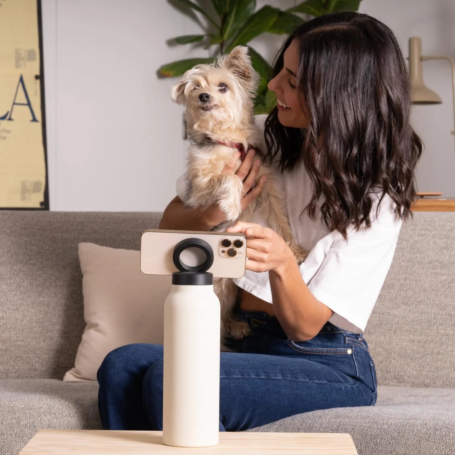 24oz Magnetic Phone Mount Insulated Bottle｜Large Capacity Sports Water Bottle · Double-Wall Stainless Steel · MagSafe Compatible