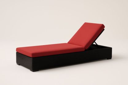 Lettino prendisole in Rattan Nero con Cuscino Rosso Regolabile
