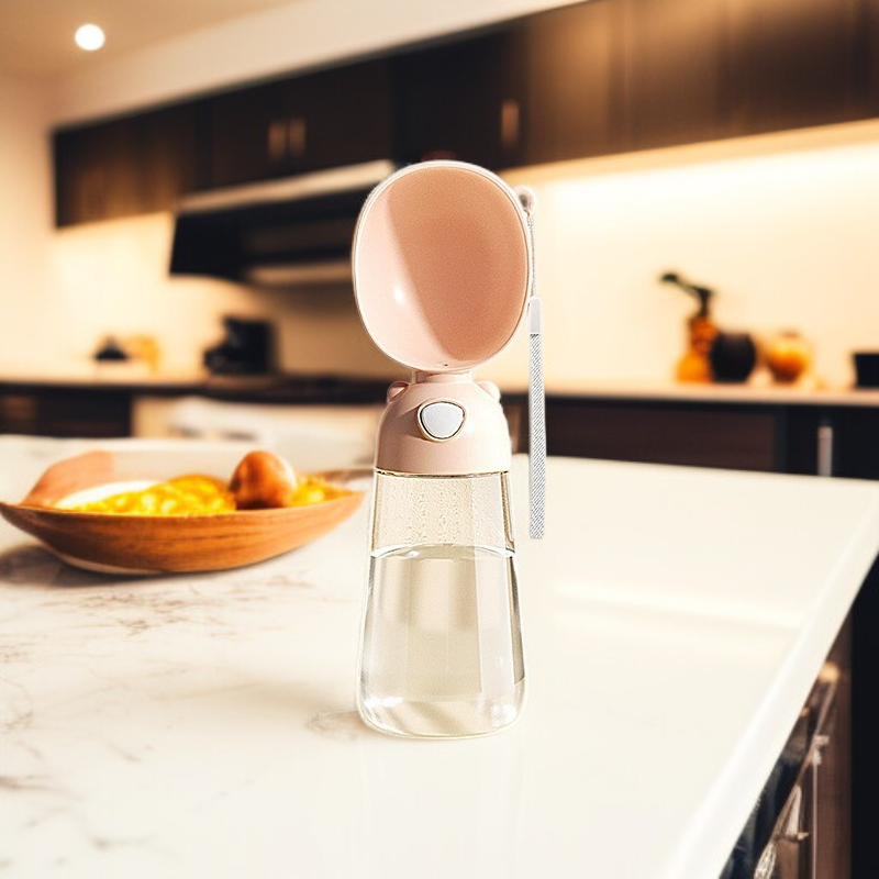 Przenośna butelka na wodę dla zwierząt domowych