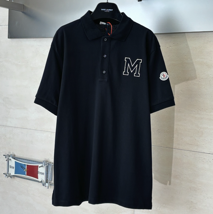 Moncler T-shirt