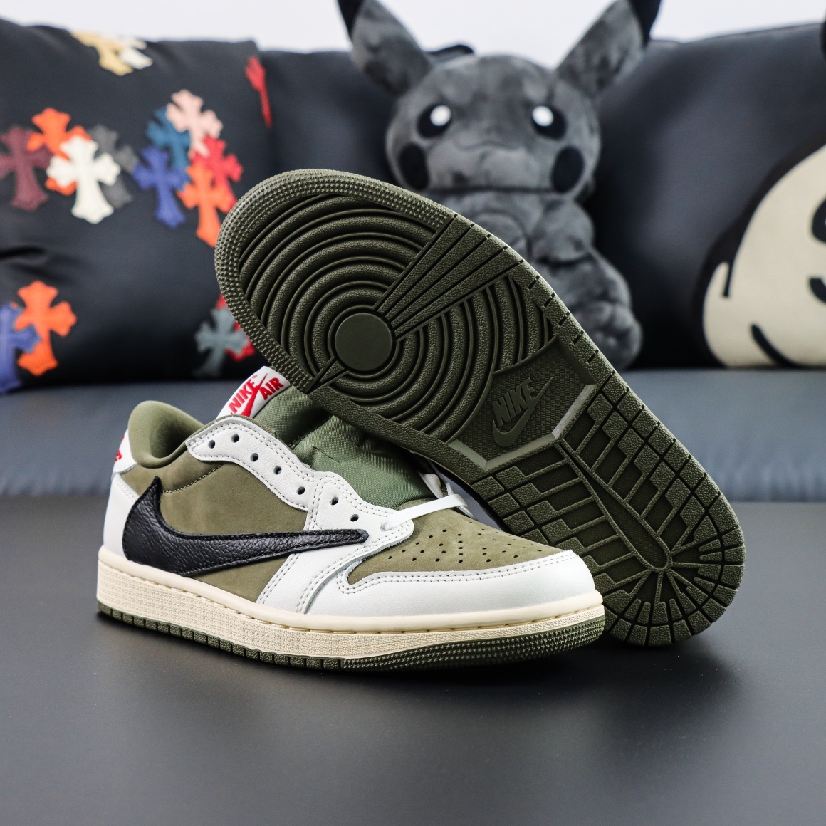 LJR Travis Scott x Air Jordan 1 Low 
"Medium Olive"  Travis Scott LJR