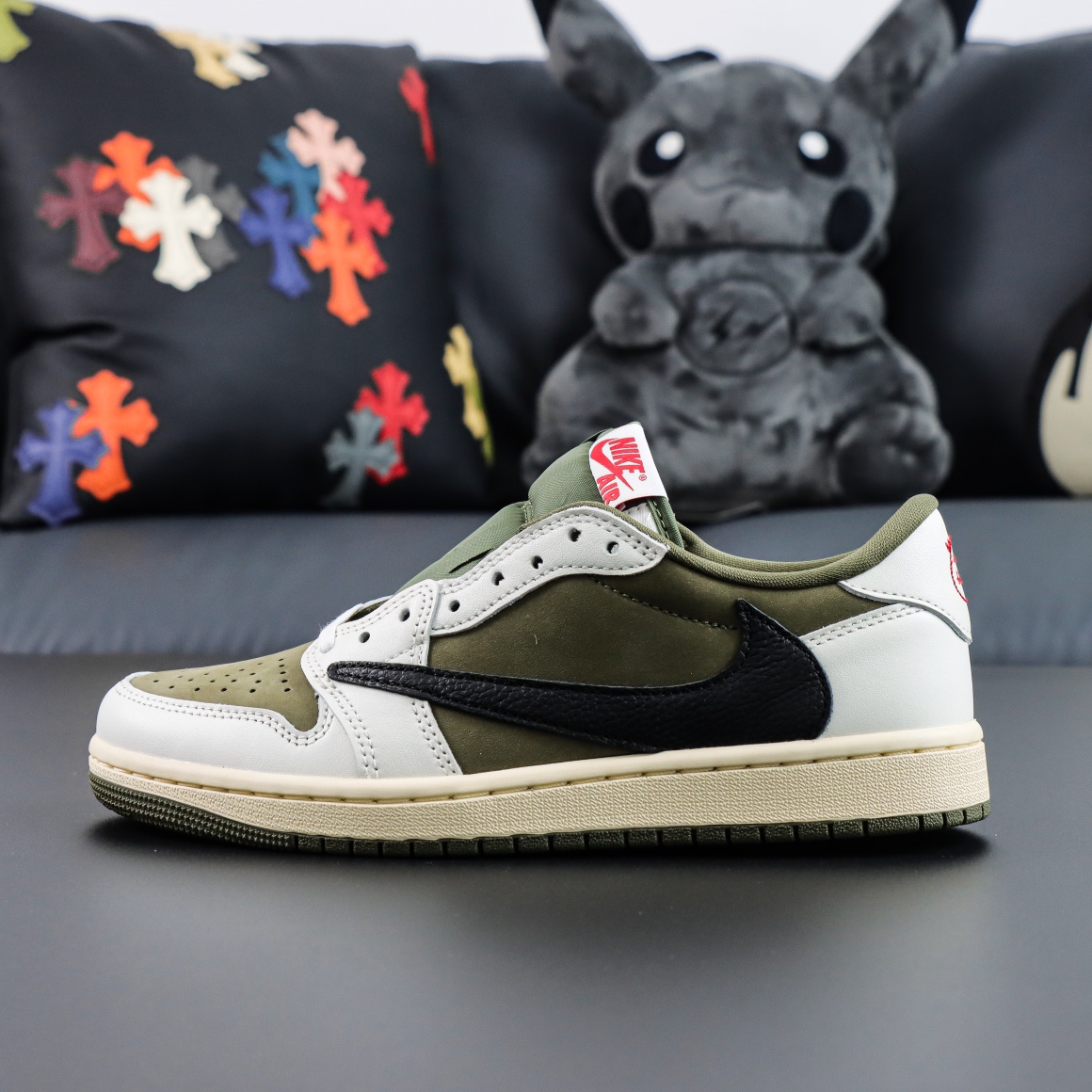 LJR Travis Scott x Air Jordan 1 Low 
"Medium Olive"  Travis Scott LJR