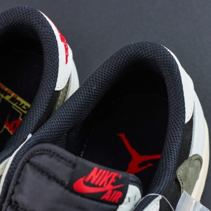 LJR Batch-Travis Scott x Air Jordan 1 Low "Medium Olive" DZ4137-106