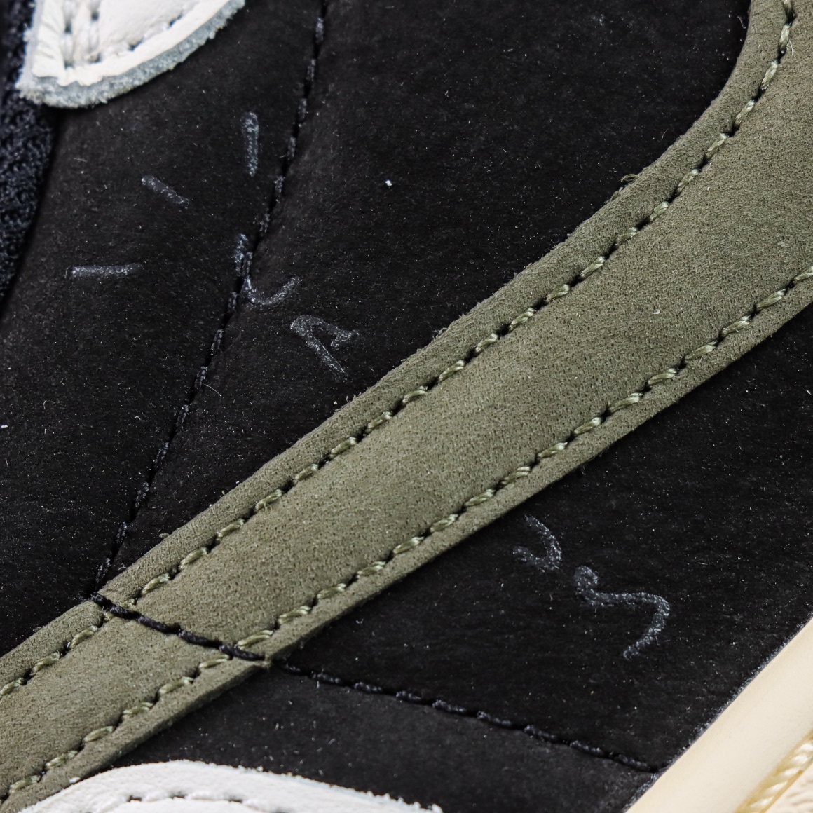 LJR Batch-Travis Scott x Air Jordan 1 Low "Medium Olive" DZ4137-106