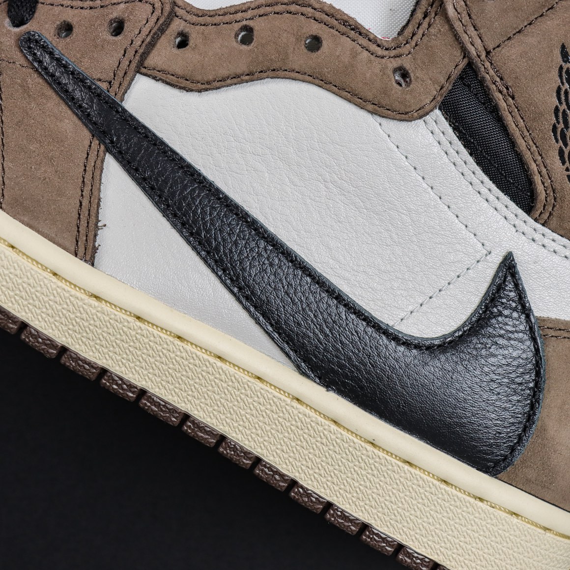 LJR Batch-Travis Scott x Air Jordan 1 High Og Ts Sp "Mocha" CD4487-100